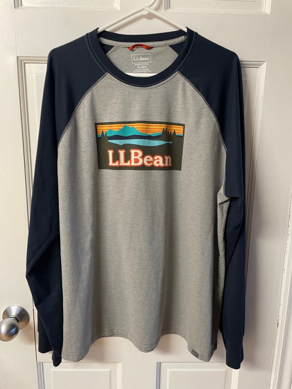 L.L. Bean Gray and Navy slightly fitted logo long sleeve tee men’s size XL